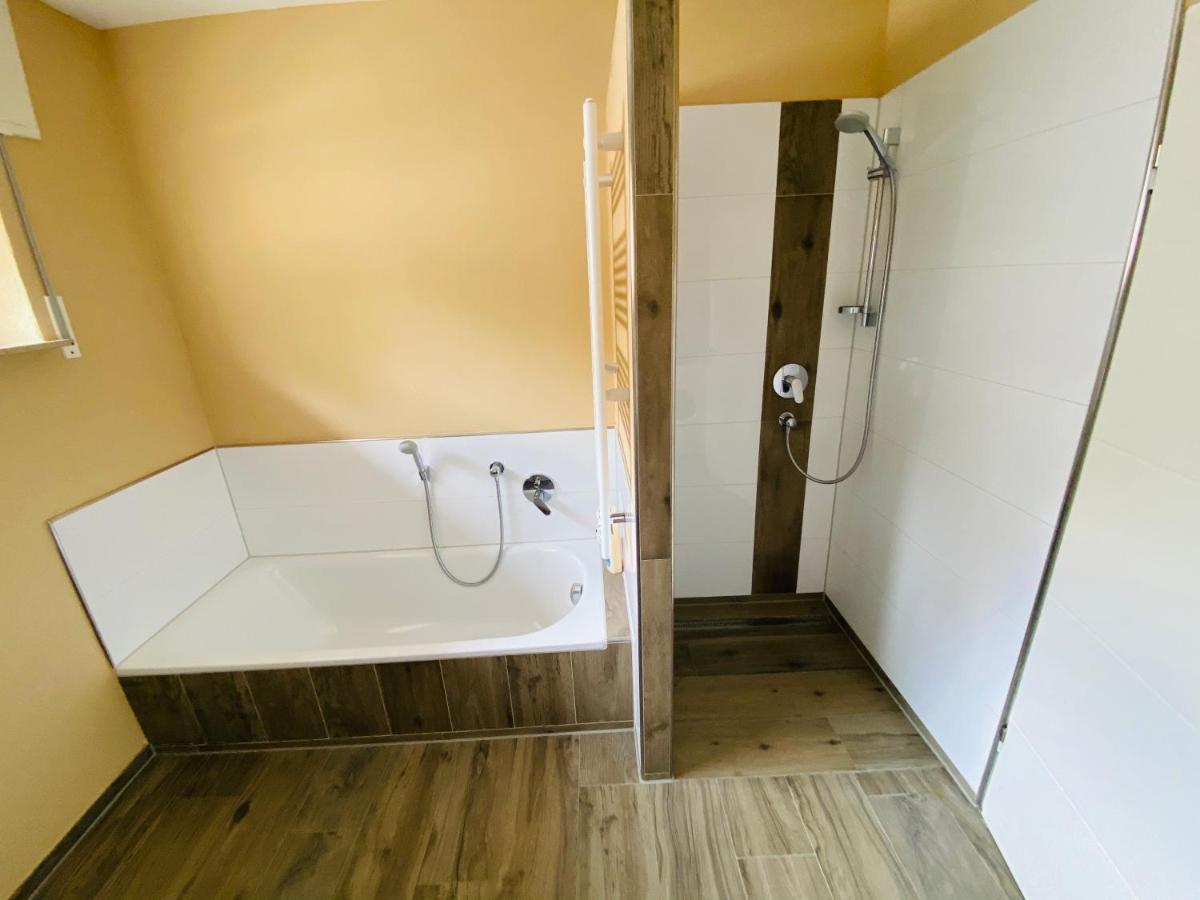 Generous Apartment I 7 Beds I 110 Sqm I Fast Internet Paderborn Kültér fotó